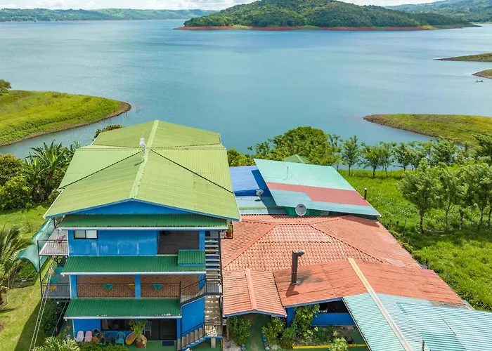 Tinajas Arenal Lakefront Hotel 3*
