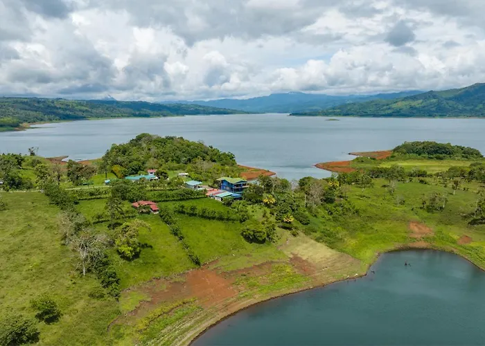 Hotel Tinajas Arenal Lakefront Nuevo Arenal